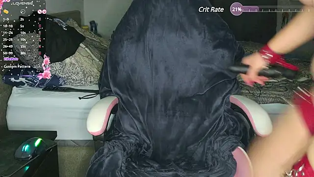 Snapshot of Sunshine-Darkness chatting on 01/07/25, 04:05 Sunshine-Darkness online show from 01/07/25, 04:05