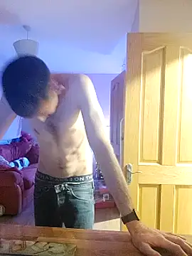 Snapshot of irishtommy1986 chatting on 12/25/24, 10:37 irishtommy1986 online show from 12/25/24, 10:37