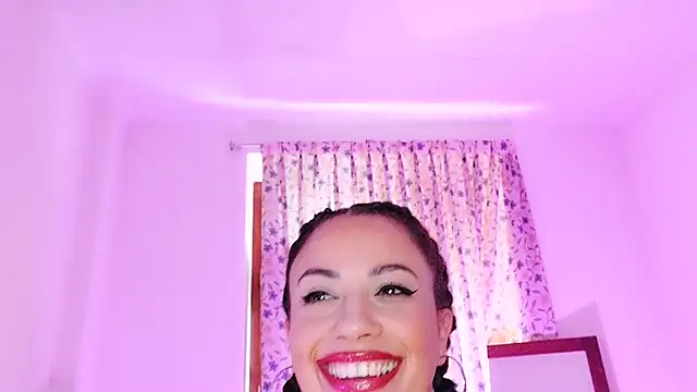 Snapshot of Latina_hot2024 chatting on 01/22/25, 01:32 Latina hot2024 online show from 01/22/25, 01:32