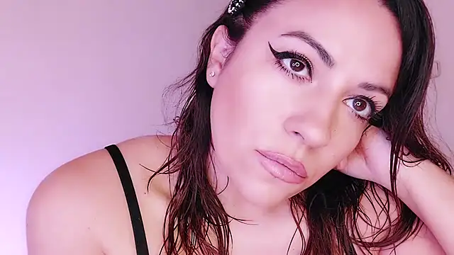 Snapshot of Latina_hot2024 chatting on 03/07/25, 10:35 Latina hot2024 online show from 03/07/25, 10:35