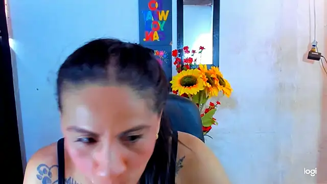 Snapshot of juanblakbigcock chatting on 06/06/26, 04:44 juanblakbigcock online show from 06/06/26, 04:44