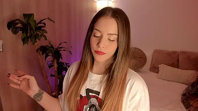 Snapshot of Lady_lacey05 chatting on 02/04/26, 01:00 Lady lacey05 online show from 02/04/26, 01:00