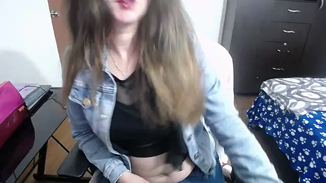 Snapshot of Luna_girlhot_ chatting on 02/21/25, 09:00 Luna girlhot online show from 02/21/25, 09:00