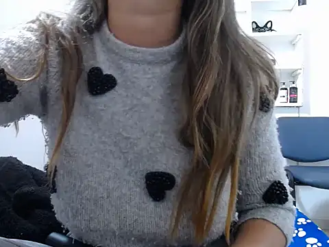 Snapshot of Luna_girlhot_ chatting on 11/16/25, 02:33 Luna girlhot online show from 11/16/25, 02:33