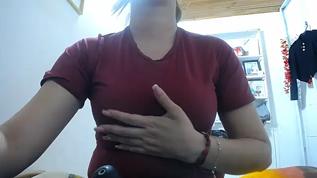 Luna girlhot  online show from 05/12/26, 07:33