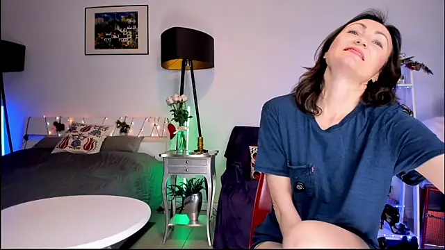 Snapshot of MissAliciaFD chatting on 12/11/24, 05:37 MissAliciaFD online show from 12/11/24, 05:37