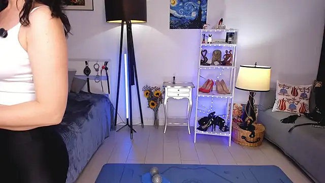 Snapshot of MissAliciaFD chatting on 10/29/25, 10:17 MissAliciaFD online show from 10/29/25, 10:17