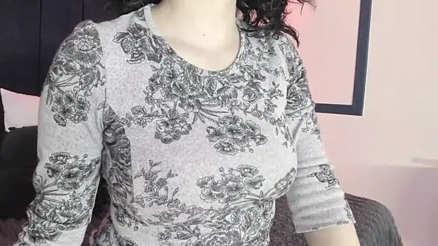 Adeelinee online show from 12/11/24, 07:57