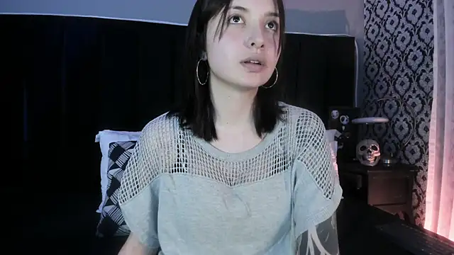 Adeelinee online show from 03/26/26, 08:03