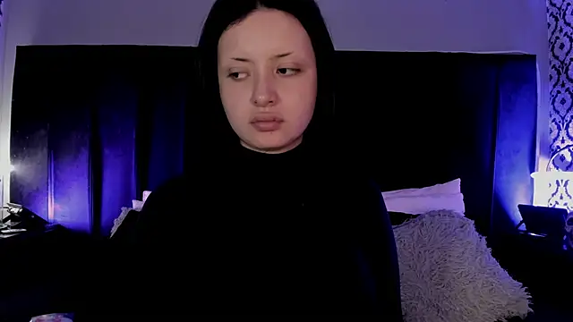 Snapshot of Adeelinee chatting on 05/29/26, 08:18 Adeelinee online show from 05/29/26, 08:18