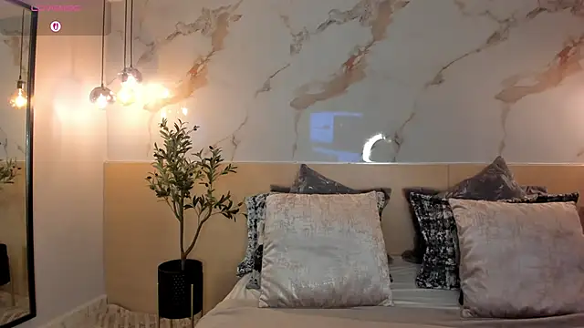 LeaThompson online show from 09/23/25, 12:13