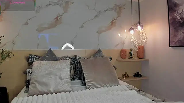 LeaThompson online show from 09/27/25, 10:37