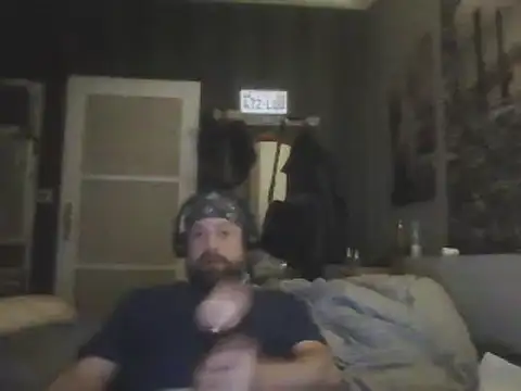 Snapshot of Prehistorixxx2686 chatting on 12/24/24, 06:11 Prehistorixxx2686 online show from 12/24/24, 06:11