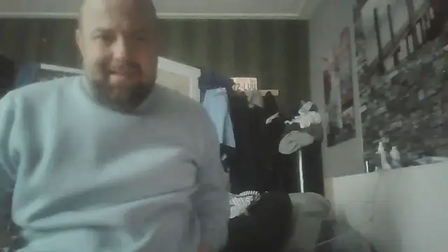 Snapshot of Prehistorixxx2686 chatting on 12/17/25, 01:17 Prehistorixxx2686 online show from 12/17/25, 01:17