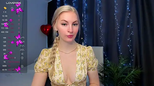 Snapshot of Kimmy_powell chatting on 09/18/25, 03:30 Kimmy powell online show from 09/18/25, 03:30