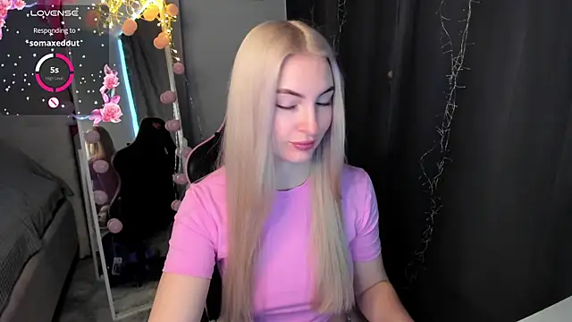 Kimmy powell online show from 04/17/26, 02:36