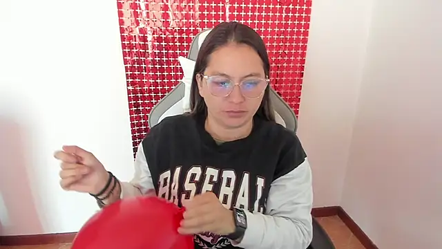 samantha  wilson online show from 02/14/25, 01:18