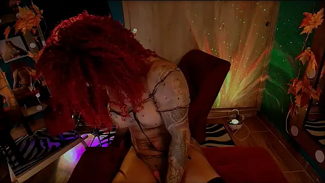 Snapshot of HeidiCox chatting on 02/09/25, 08:13 HeidiCox online show from 02/09/25, 08:13