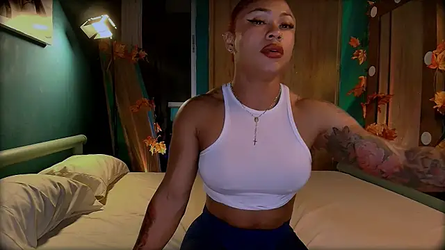 Snapshot of HeidiCox chatting on 02/14/25, 02:18 HeidiCox online show from 02/14/25, 02:18