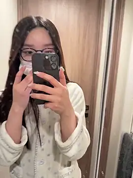 Snapshot of akaneppi_ chatting on 02/02/25, 12:35 akaneppi online show from 02/02/25, 12:35