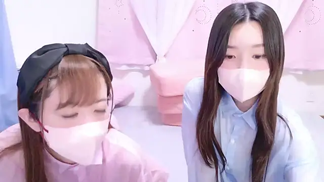 Snapshot of akaneppi_ chatting on 02/19/25, 01:28 akaneppi online show from 02/19/25, 01:28