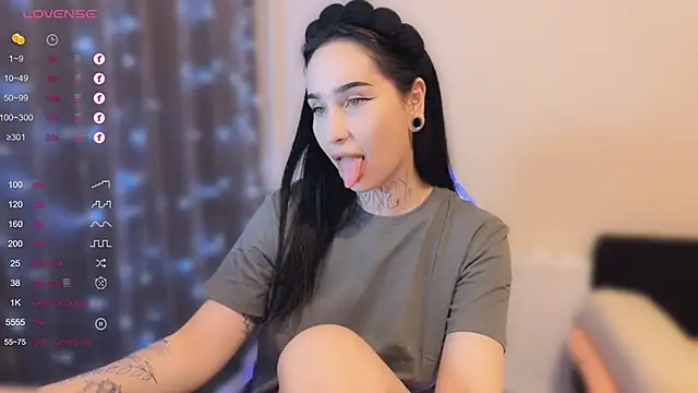 Snapshot of AnastasiaSun chatting on 10/18/25, 03:35 AnastasiaSun online show from 10/18/25, 03:35