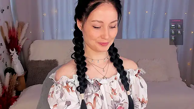 LisaMooore online show from 02/14/25, 09:56