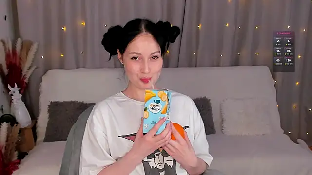 LisaMooore online show from 02/15/25, 09:37