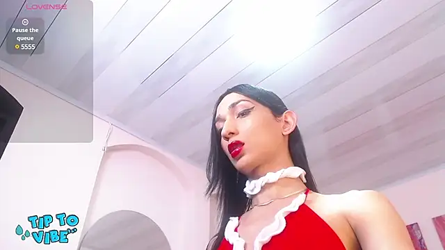 tamarafoxy  online show from 12/24/24, 12:22