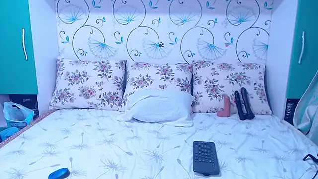 demiemorre online show from 10/30/25, 04:14