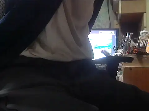 Snapshot of shikokichi55 chatting on 01/15/25, 02:24 shikokichi55 online show from 01/15/25, 02:24