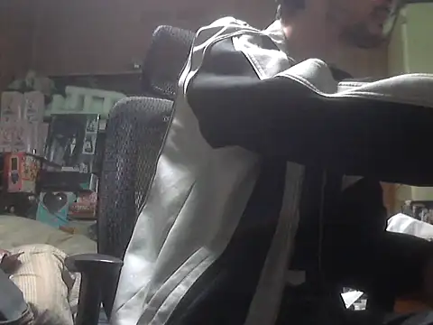 Snapshot of shikokichi55 chatting on 10/12/25, 07:07 shikokichi55 online show from 10/12/25, 07:07