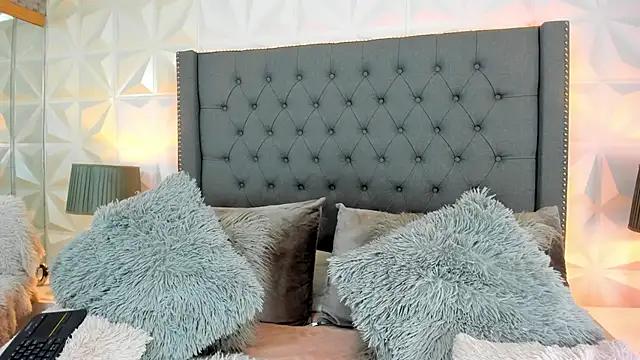 sarah salis  online show from 01/13/25, 04:41