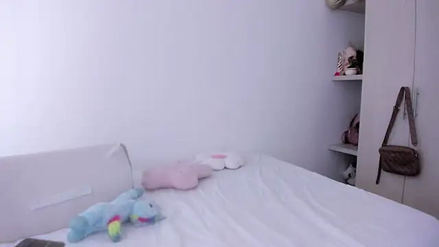 analia collins online show from 09/25/25, 01:37