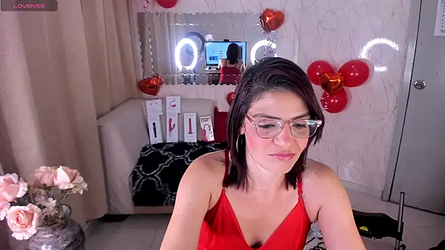 Snapshot of KatteMoss chatting on 02/02/25, 03:32 KatteMoss online show from 02/02/25, 03:32