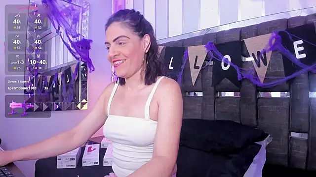 Snapshot of KatteMoss chatting on 10/24/25, 08:27 KatteMoss online show from 10/24/25, 08:27