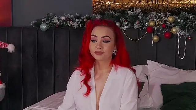 Snapshot of Emmelyn chatting on 12/05/25, 05:27 Emmelyn online show from 12/05/25, 05:27