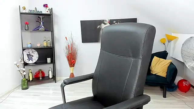 Snapshot of MelissaWiliam chatting on 03/17/25, 02:56 MelissaWiliam online show from 03/17/25, 02:56