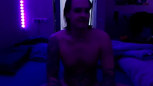 Snapshot of baphomet_from_ice chatting on 03/15/26, 07:47 baphomet from ice online show from 03/15/26, 07:47