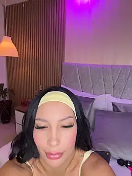 Dakota diaz  online show from 05/12/26, 07:33