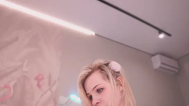 NinaMint online show from 09/30/25, 05:51