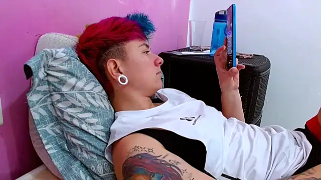 tomboyblue online show from 09/30/25, 05:29