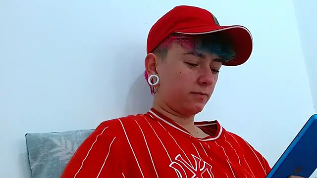 tomboyblue online show from 11/08/25, 07:45