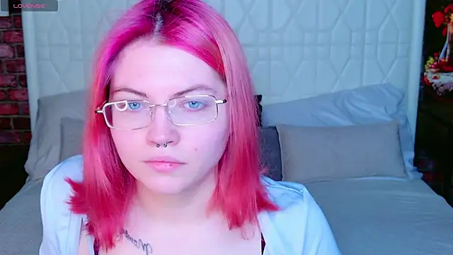 Lisa Adam online show from 02/25/25, 04:03