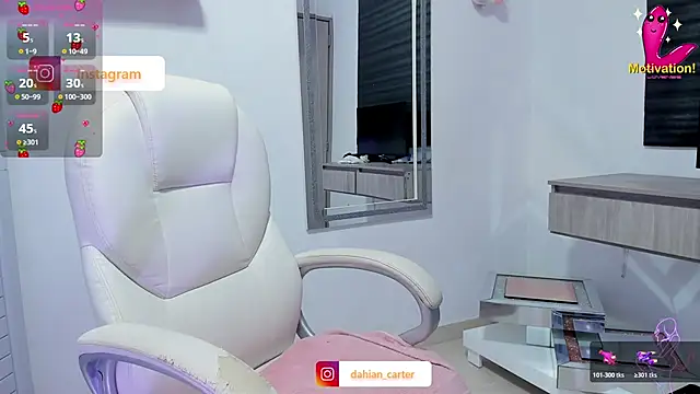 Snapshot of dahian_carter chatting on 11/22/25, 11:53 dahian carter online show from 11/22/25, 11:53