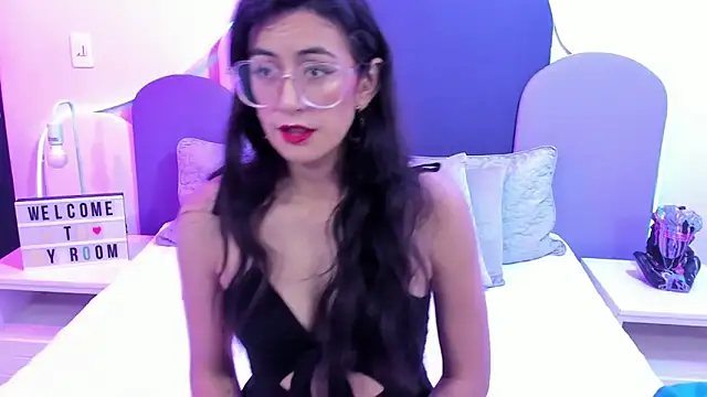 SophieGomez22 online show from 02/05/25, 11:12