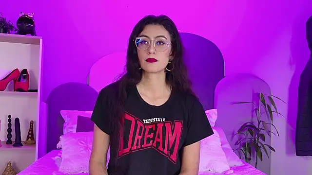 SophieGomez22 online show from 04/13/26, 11:27