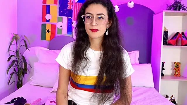 Snapshot of SophieGomez22 chatting on 06/27/26, 11:37 SophieGomez22 online show from 06/27/26, 11:37