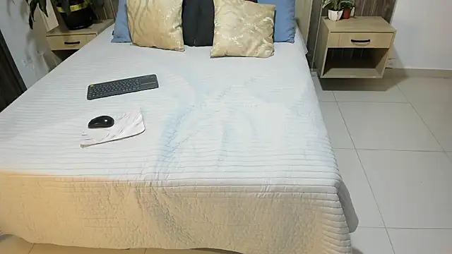 rebeca cortez  online show from 02/12/26, 08:04