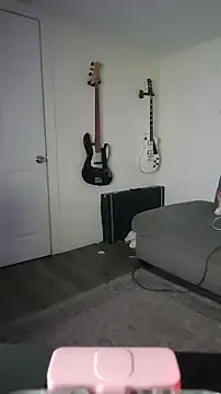 cnc cutiexx online show from 04/17/26, 02:25